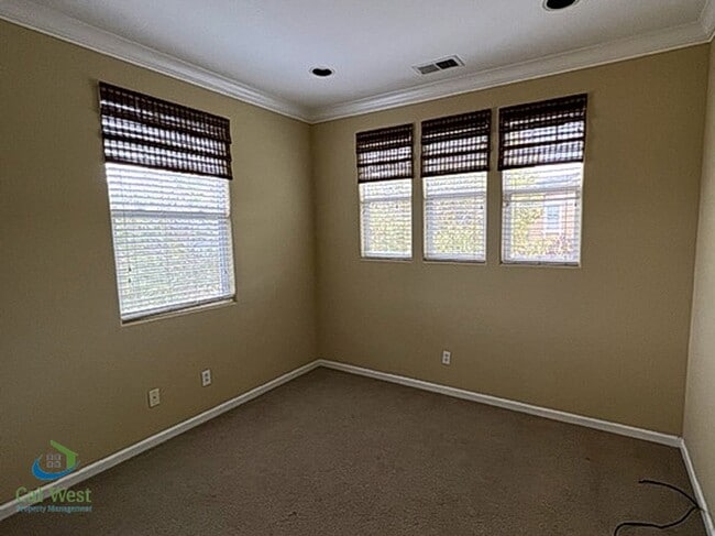 Building Photo - $3995 - 3 Bed/2.5 Bath Two Story Home in D...