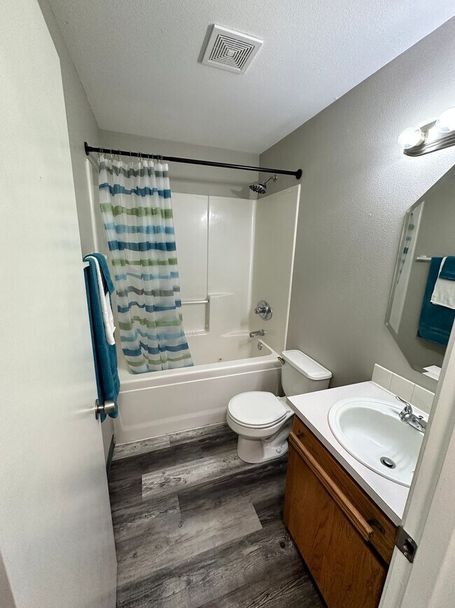Building Photo - Lydia Court Duplex