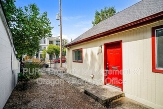 Building Photo - 3602 N Gantenbein Ave