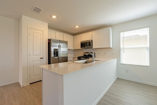 Building Photo - Brand New Modern Home with Included Applia...