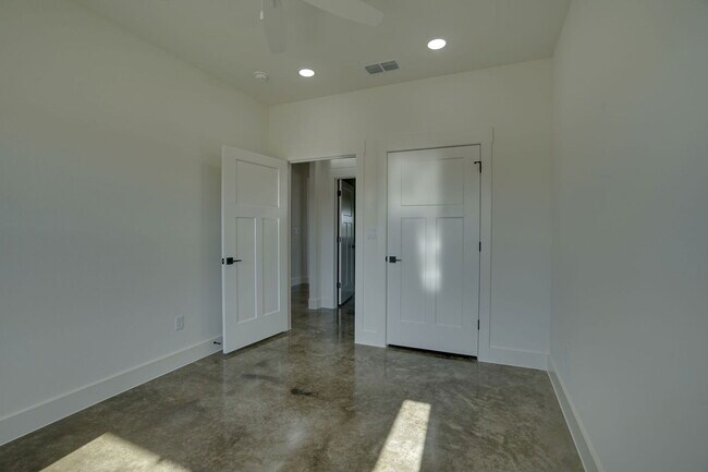 Building Photo - 106 Cardinal Wds