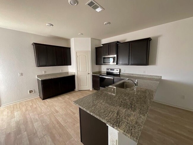 Building Photo - 172 Allington Cir