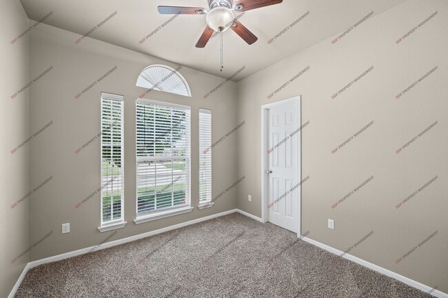 Building Photo - 8012 Bridgepointe Dr