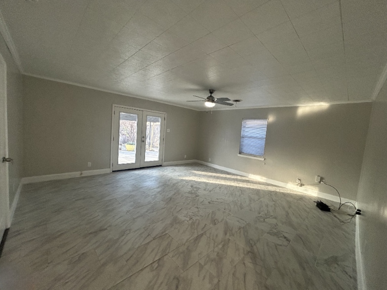 Building Photo - 2107 Tecumseh Trce