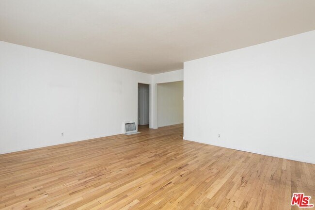 Building Photo - 1133 26th St