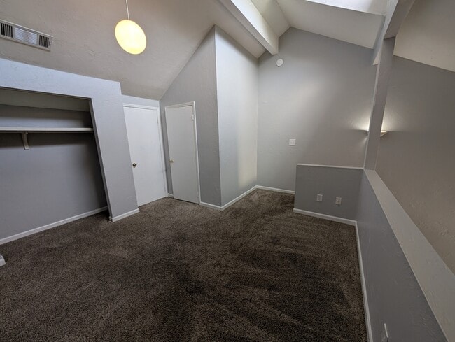 Building Photo - 1257 E Orange Ave