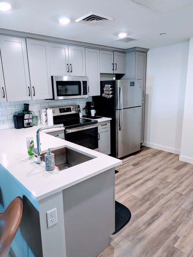 Building Photo - 475 N 9th St