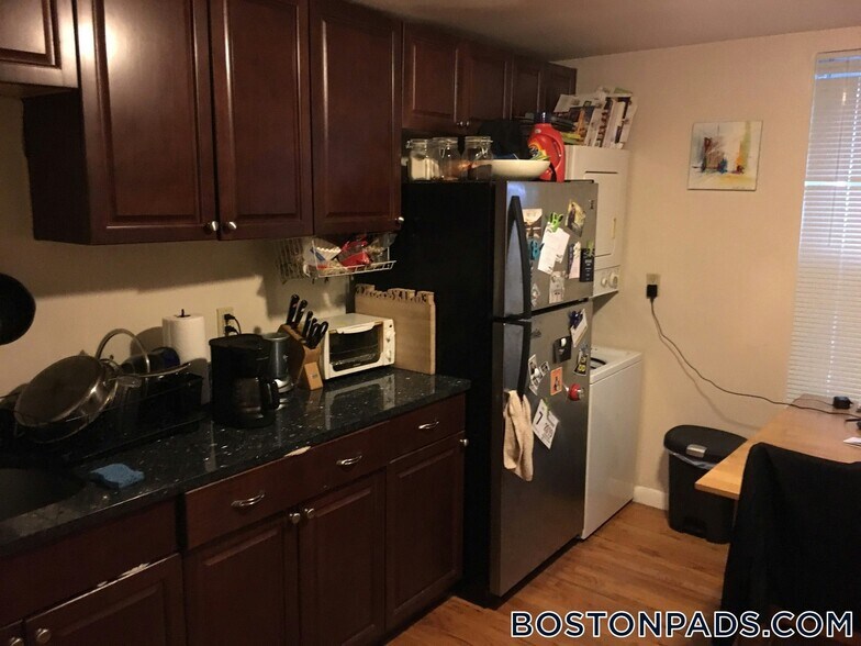 Building Photo - 429 Franklin St