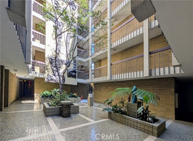Building Photo - 1300 Midvale Ave