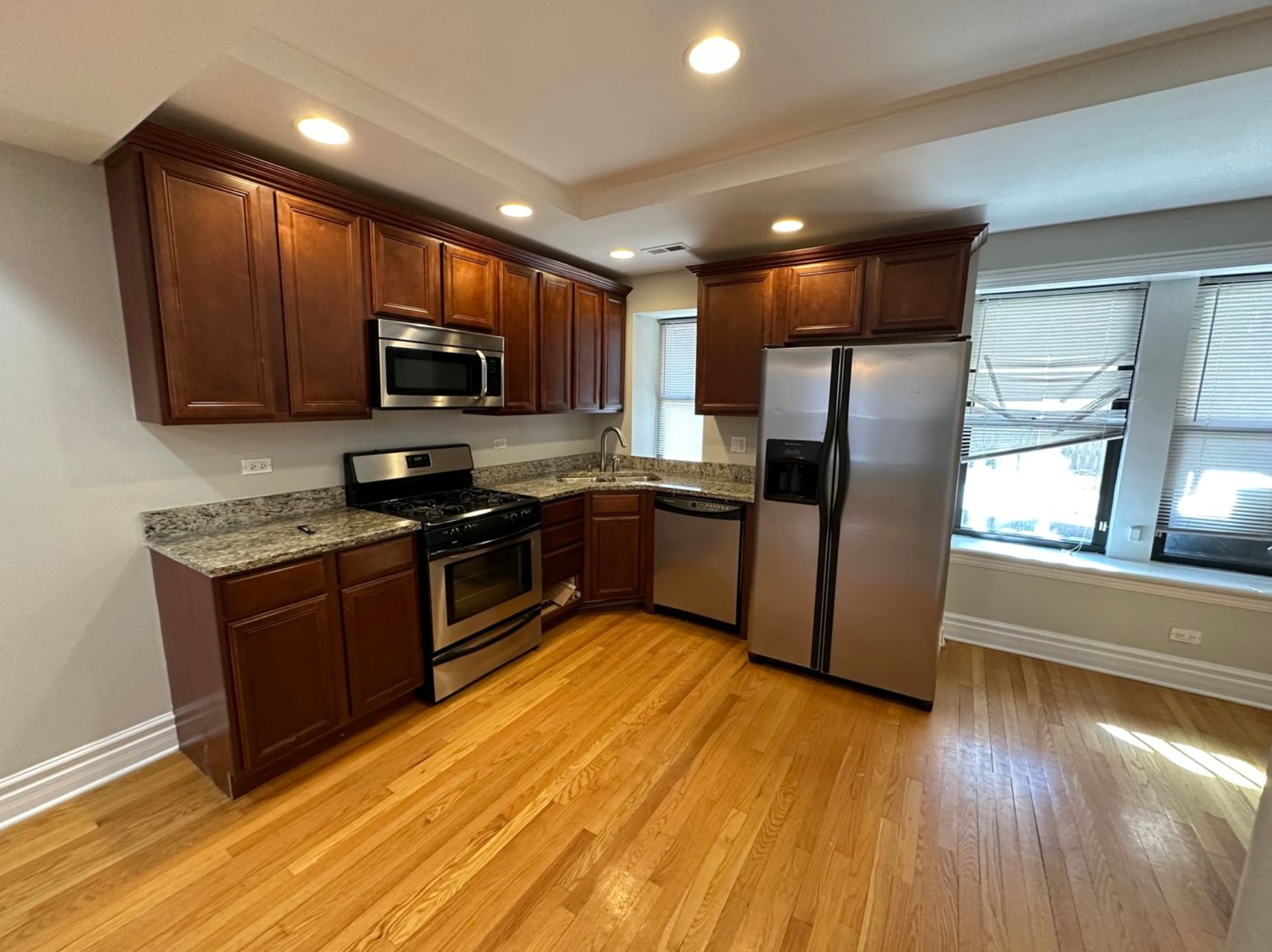 Building Photo - 3925 W Altgeld St