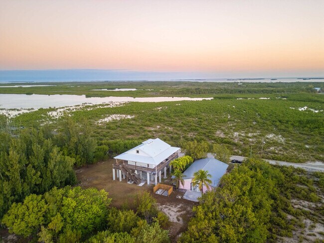 Building Photo - 18954 Acosta Rd