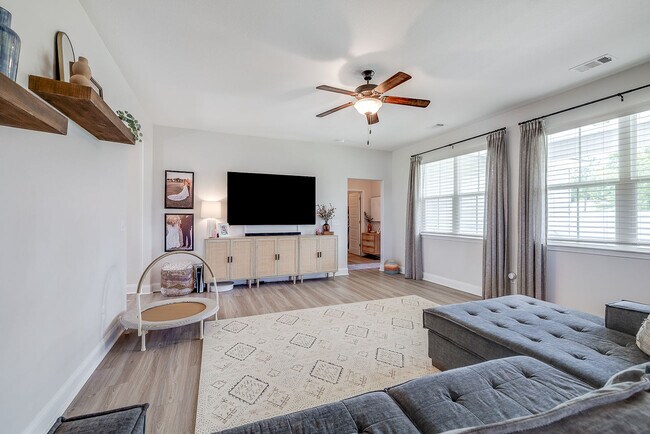 Building Photo - 106 Cobbleton Dr