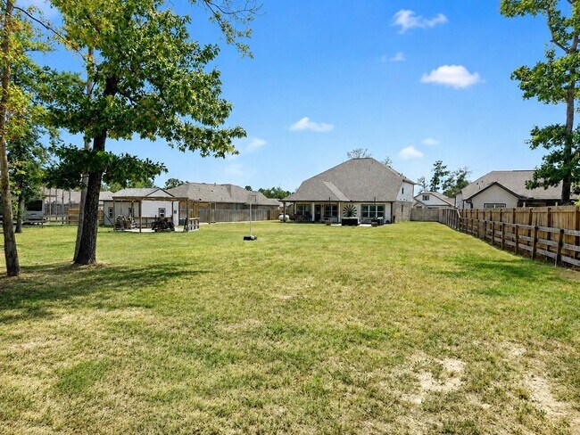 Building Photo - 6122 Hazel Lk Dr