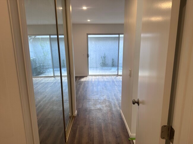 Building Photo - 2106 Crespi Ln