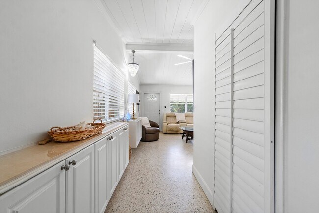 Building Photo - 321 Forsyth St