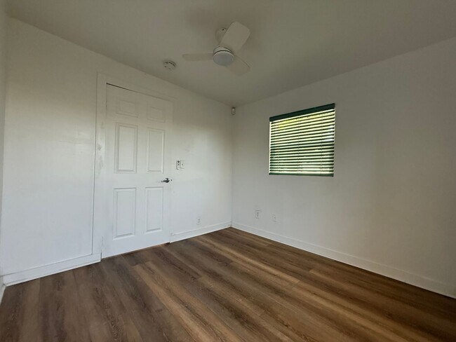 Building Photo - Charming updated home!