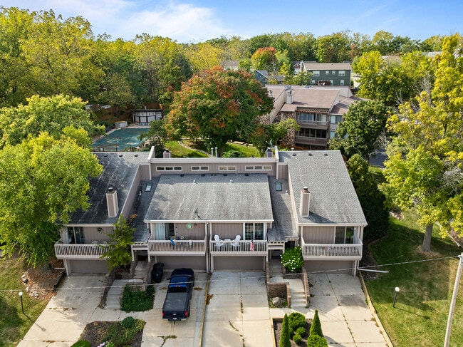 Building Photo - 814 Kendall Ln