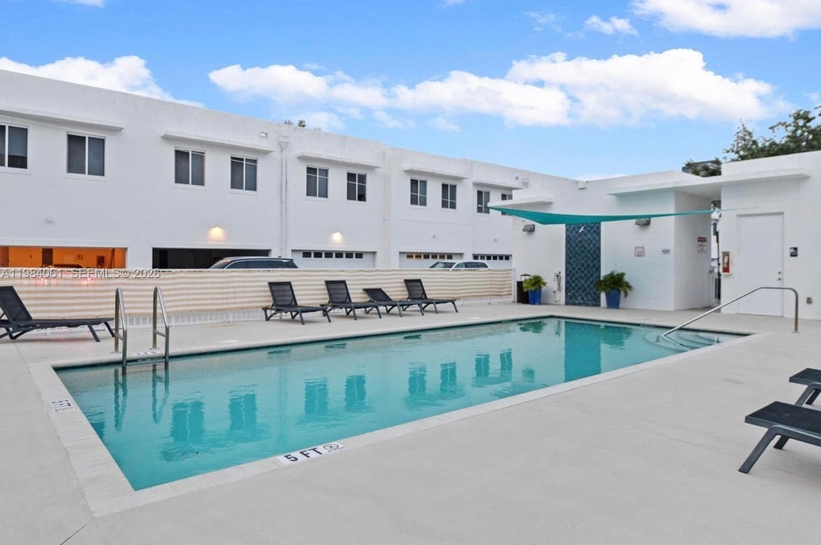 Building Photo - 2641 NE 212th Ter