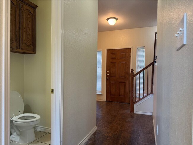 Building Photo - 1438 Kingsley Dr