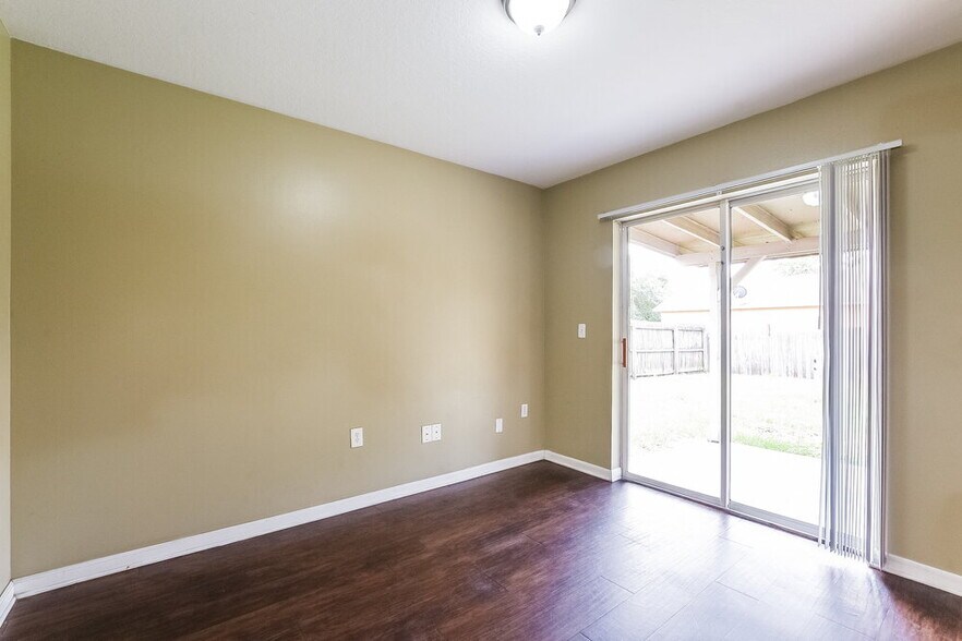 Building Photo - 178 Dovetail Ct