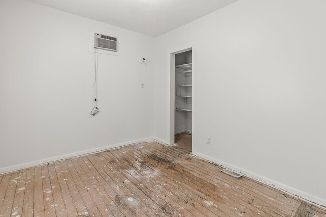 Building Photo - 5422 S 23rd St