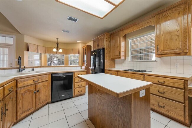 Building Photo - 2550 Co Rd 233