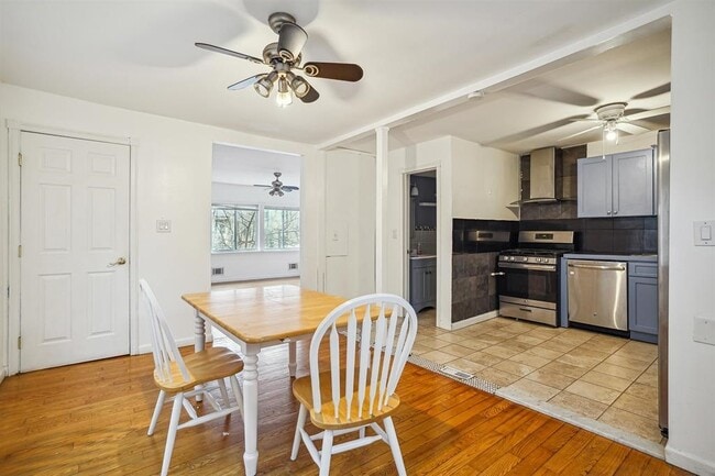 Building Photo - 292 New York Ave