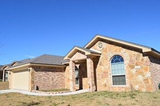 Building Photo - 601 W Little Dipper Dr