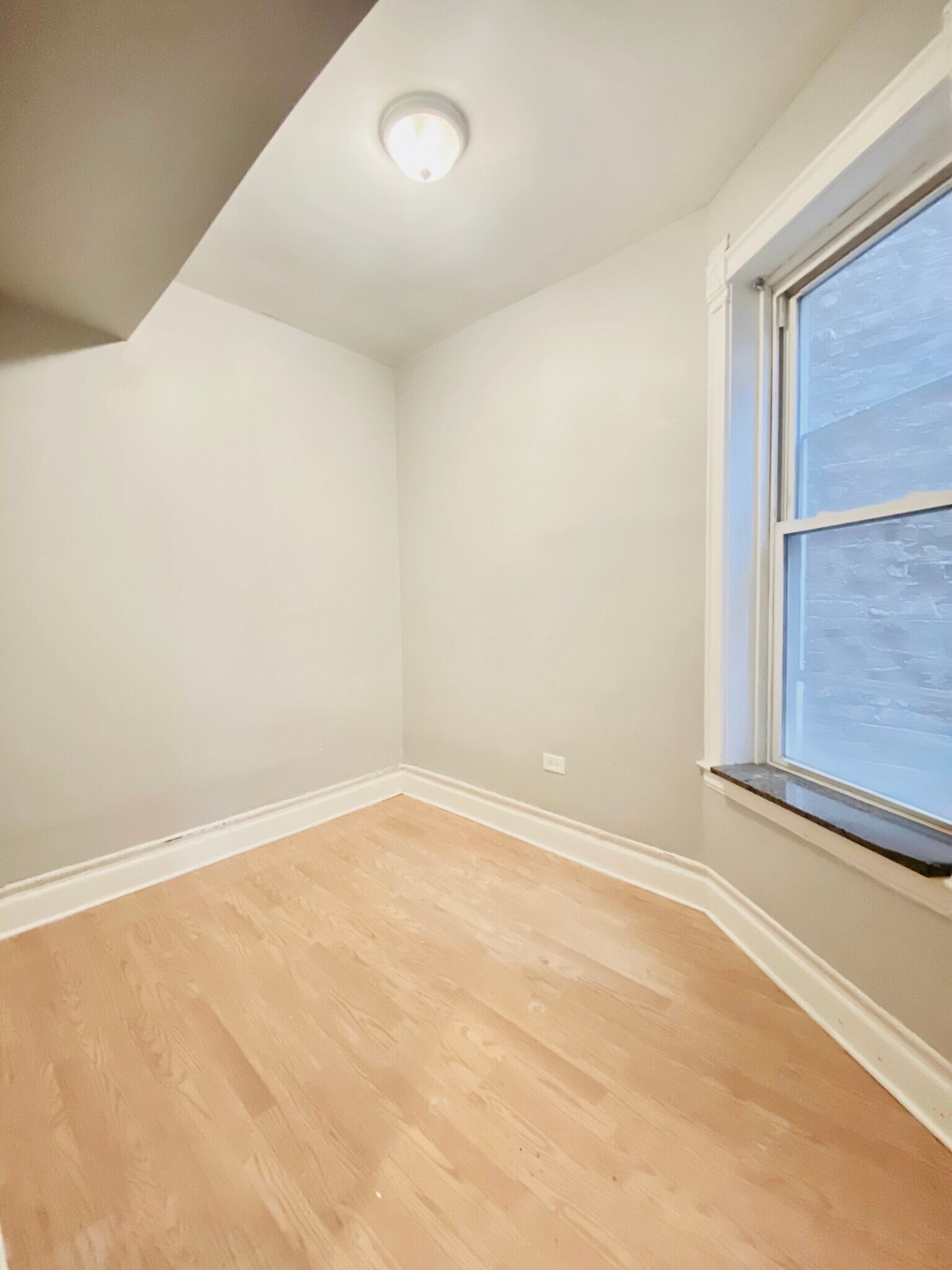 Building Photo - 1444 N Talman Ave