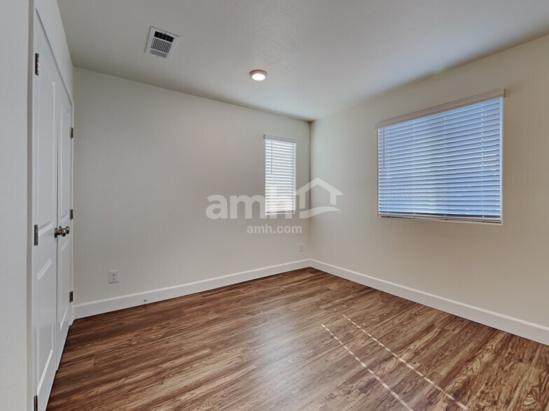 Building Photo - 72 Cabaletta Ln