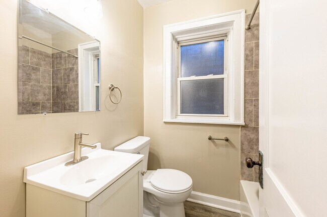 Building Photo - 8401 S Paulina St