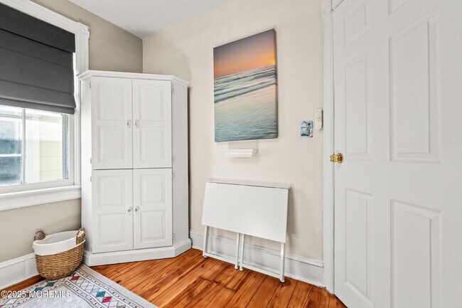 Building Photo - 49 Franklin Ave