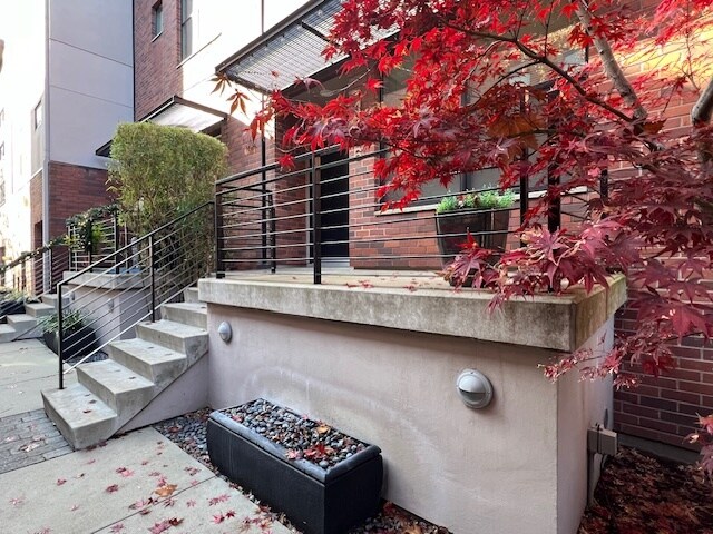 Building Photo - 1326 E Sutter Walk