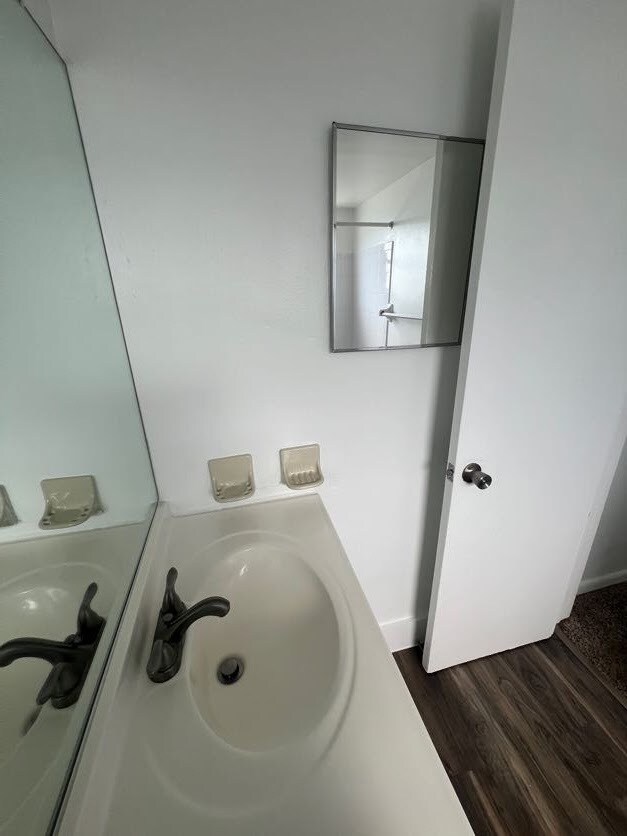 Building Photo - 374 Sunshine Dr