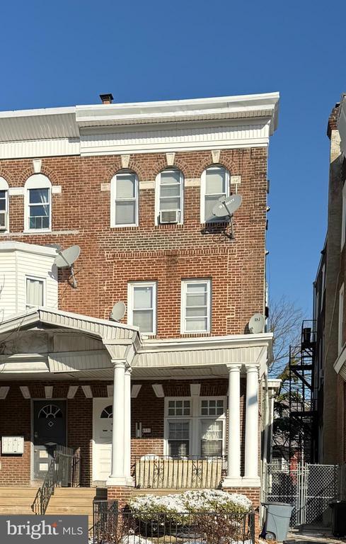 Building Photo - 4937 Walnut St