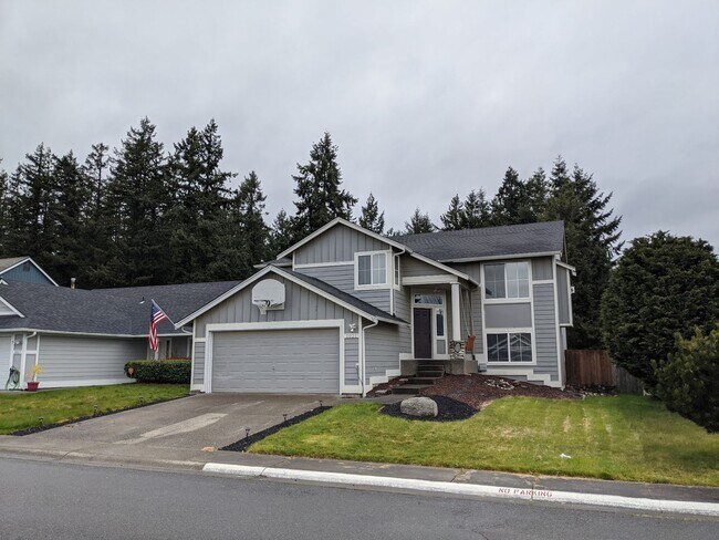 Building Photo - 5 Bed /3 Bath Home in Spanaway