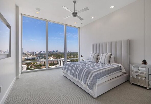 Building Photo - 2727 Kirby Dr