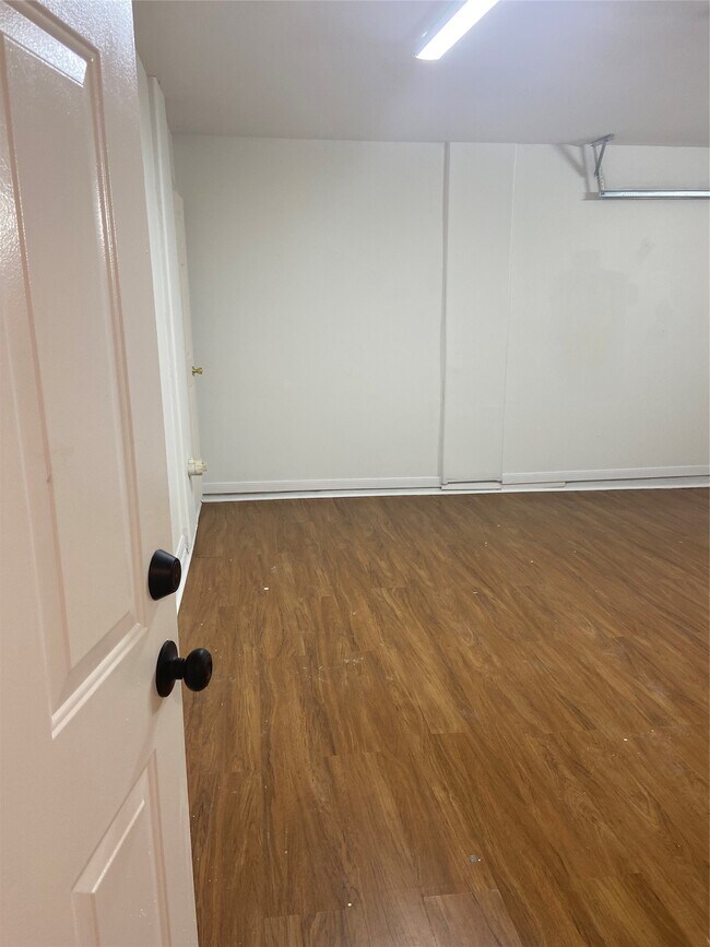 Building Photo - 3304 Twp Grove Ln