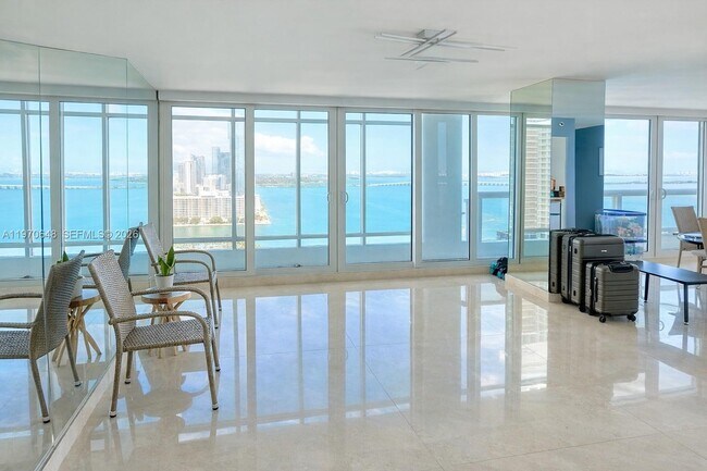 Building Photo - 1717 N Bayshore Dr