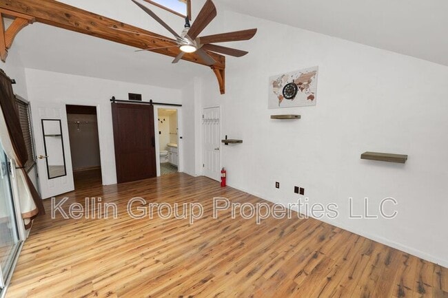 Building Photo - 9934 Peninsular Dr
