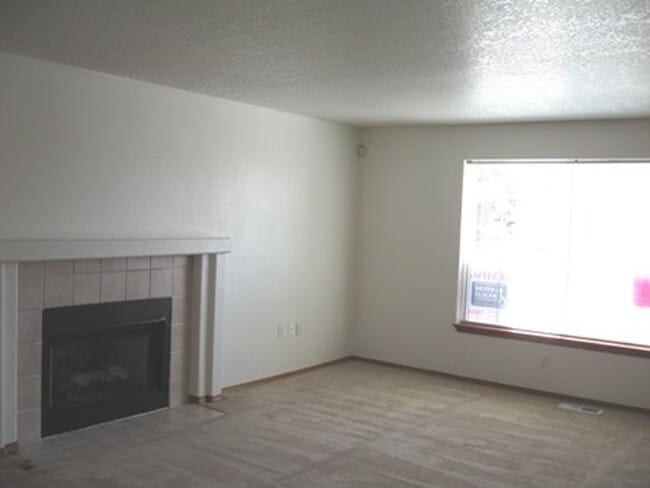 Building Photo - Coming Soon! 3 Bedroom - 2.5 Bath Home in Aloha!
