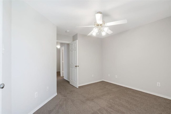 Building Photo - 123 N Camellia Grove Cir