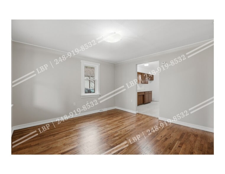 Building Photo - 35230 Sheffield St