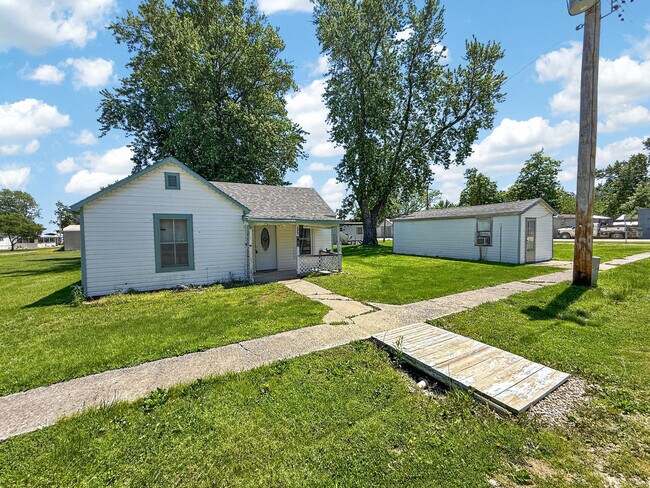 Building Photo - 216 Rollins St