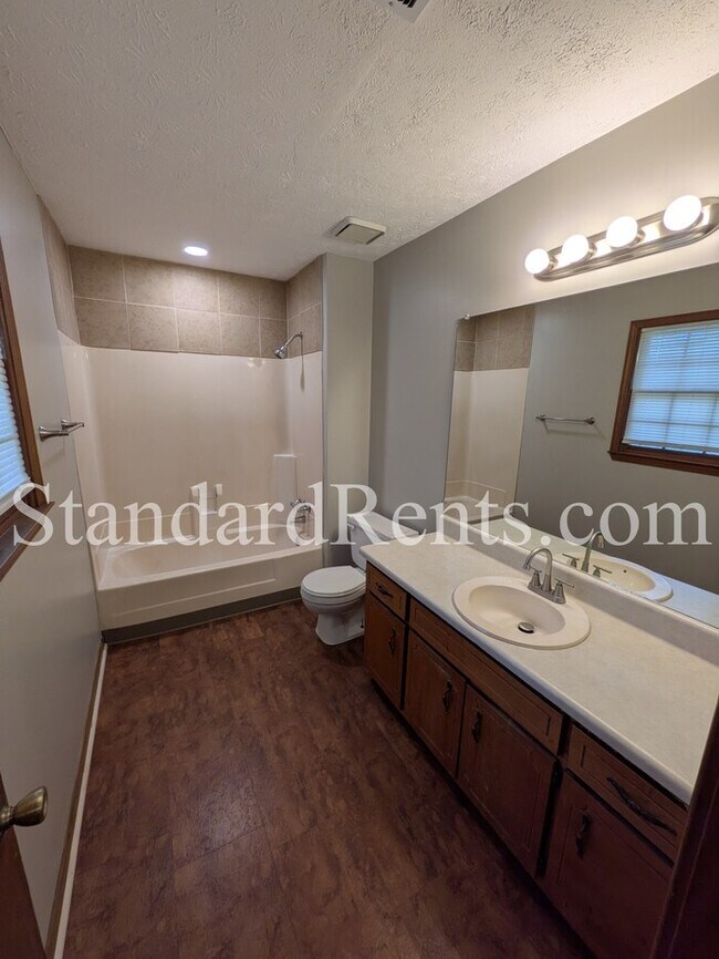 Building Photo - 5731 Buck Ct