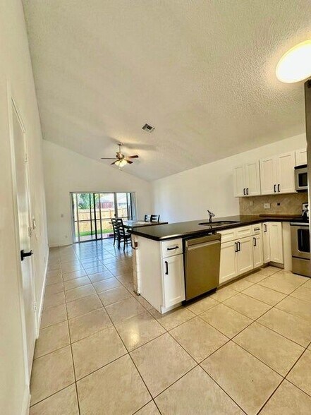 Primary Photo - 22449 Middletown Dr
