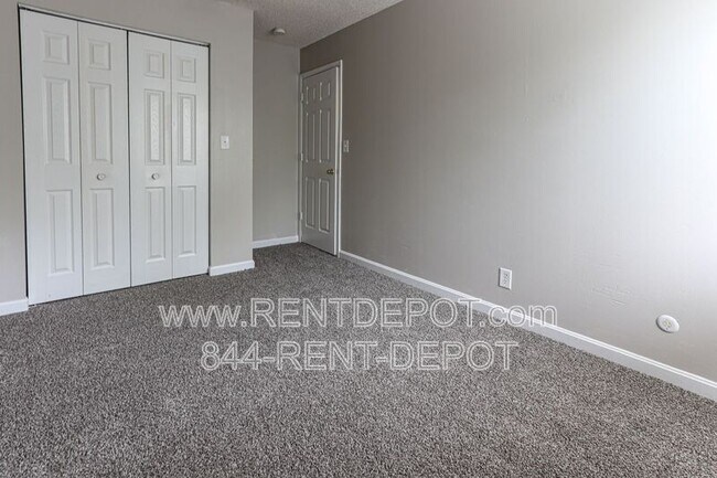 Building Photo - 1403-1403 Jeanette Ave