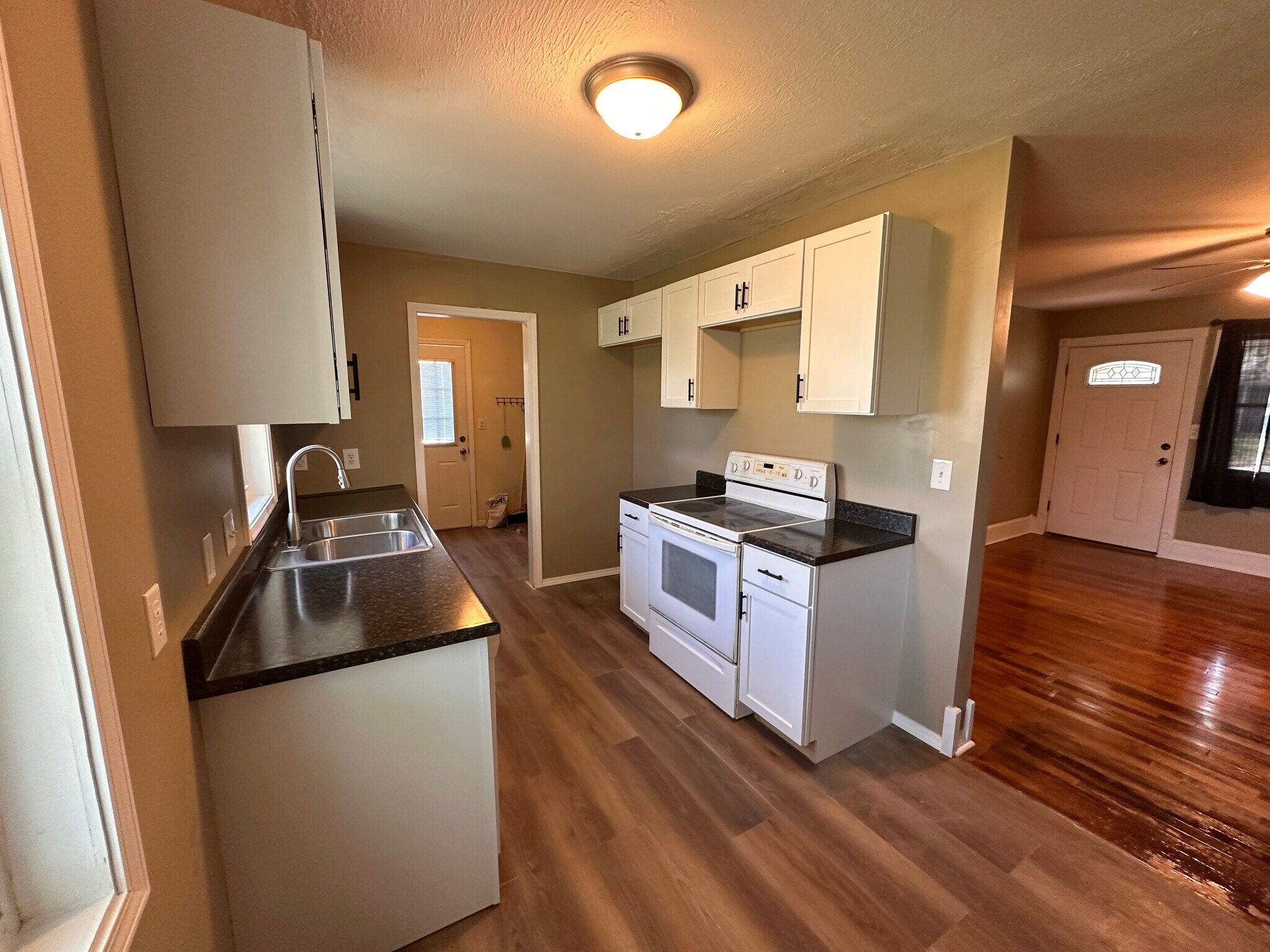 Building Photo - 345 Turkle Ave