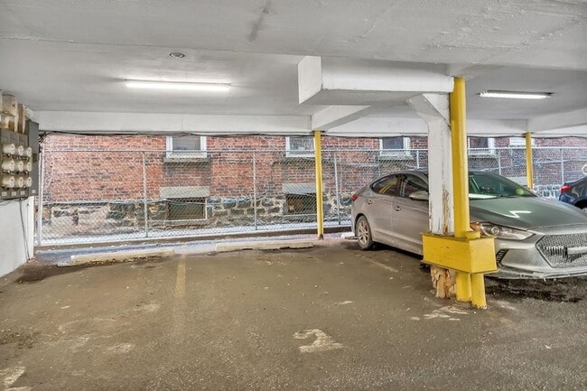 Building Photo - 226 49th St