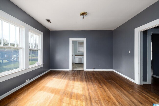 Building Photo - 2518 Ave J